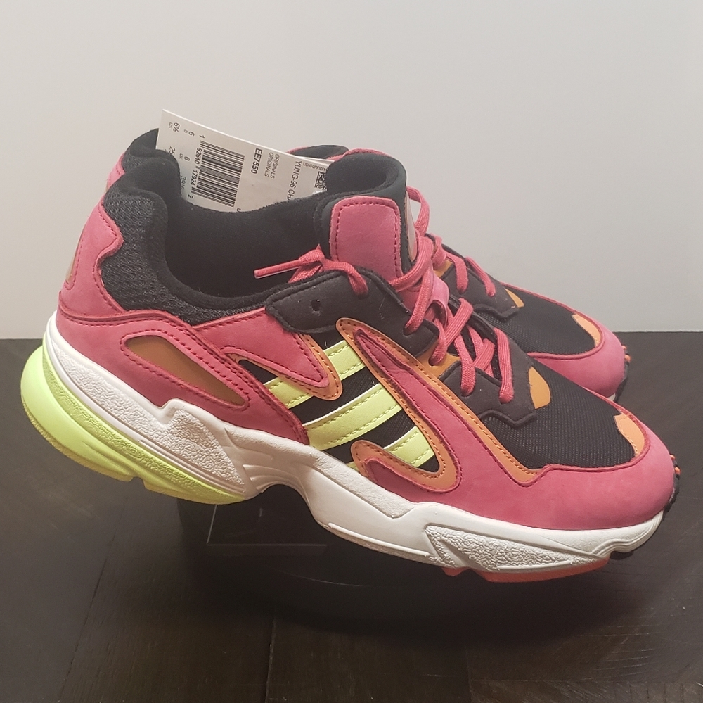 *NEW* Adidas Women's Yung-96 Chasm size 6.5